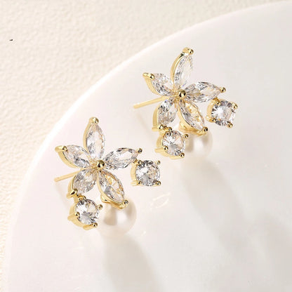 Pendientes Flor de Luz - Moissanita y Oro 18k