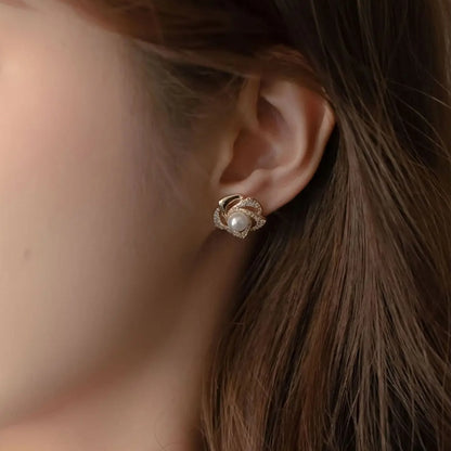Petalos de Luna  - Moissanita, Nácar y Oro 18k