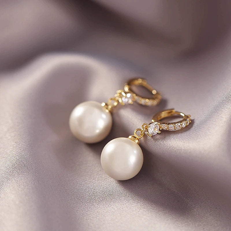 Pendientes Imperial - Moissanita, Nácar y Oro 18k