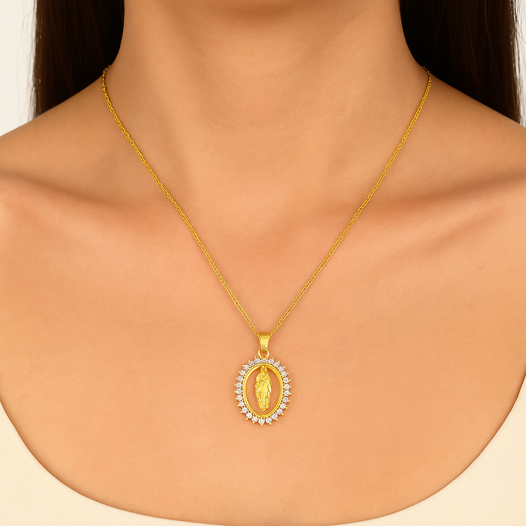 Colgante de la Virgen- Moissanita y Oro 18k