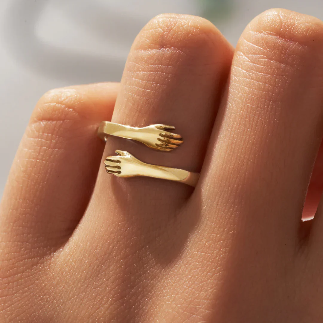 Anillo Abrazo Eterno - Baño en Oro